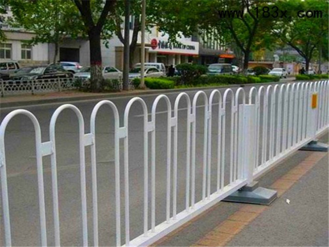 锌钢道路护栏图片4